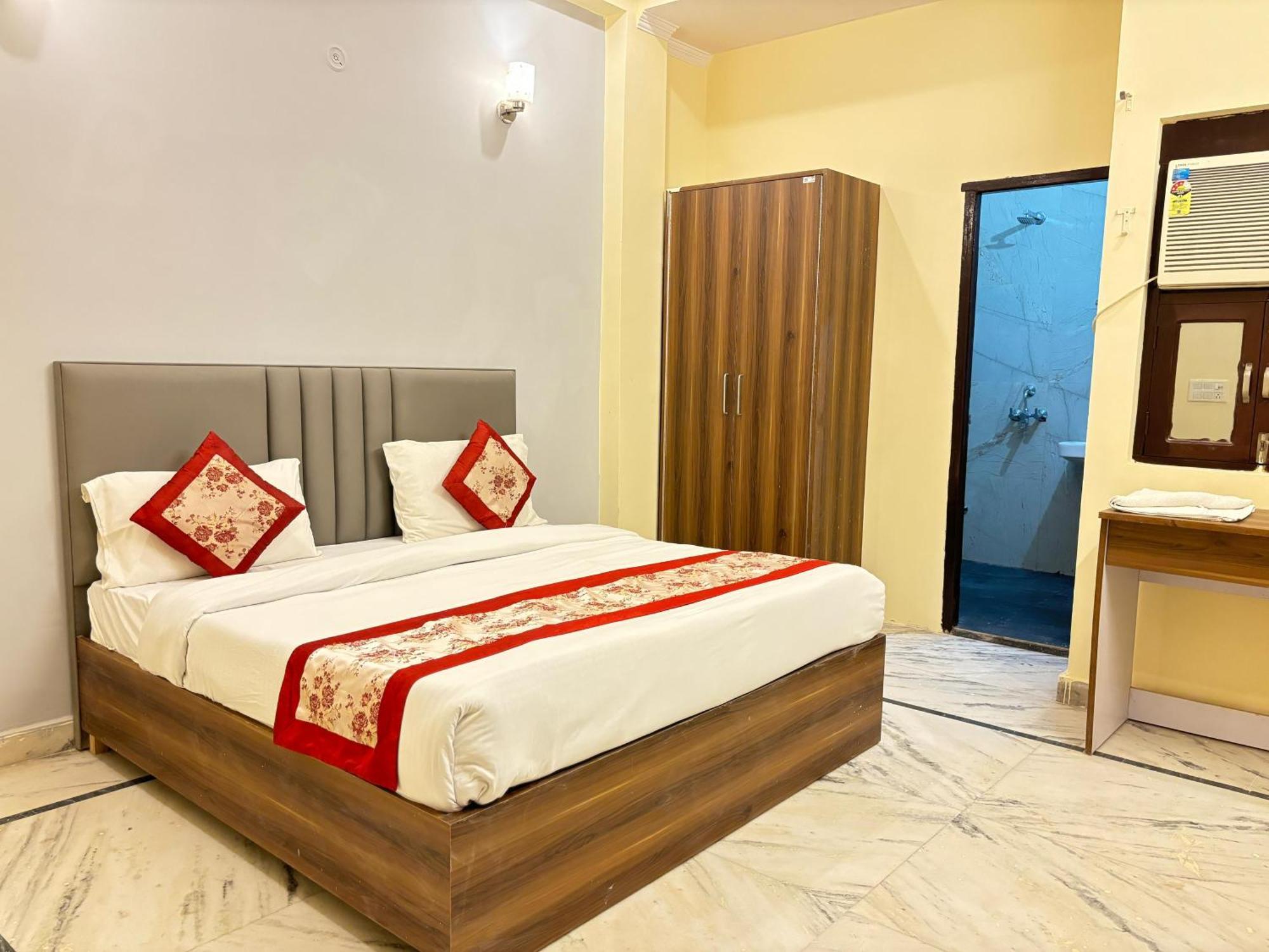 Hotel Vegas Corporate Suites Noida Eksteriør billede